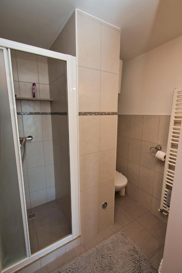 Apartment Zizi Омиш Экстерьер фото