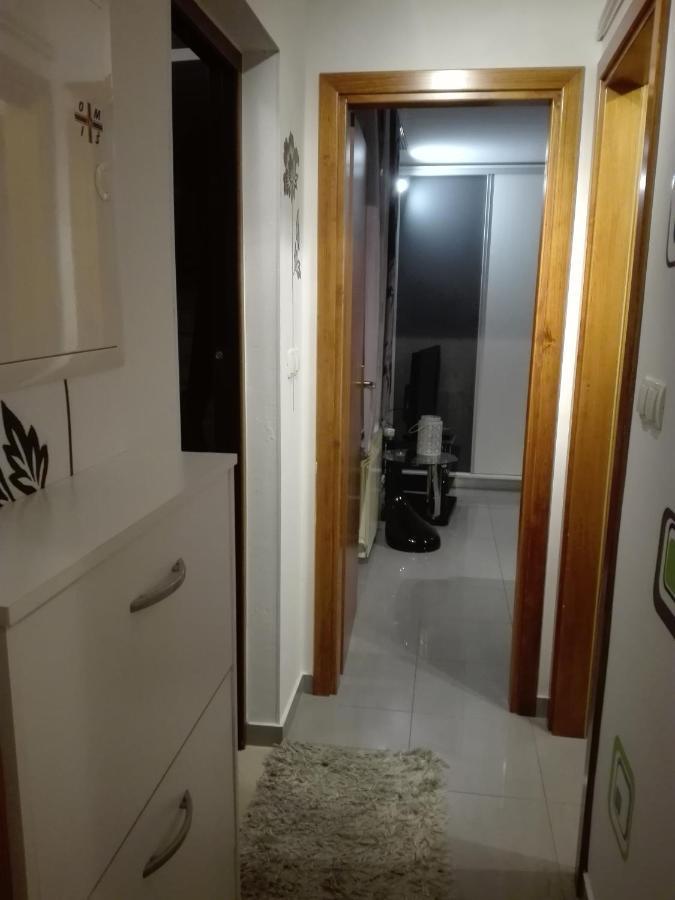 Apartment Zizi Омиш Экстерьер фото