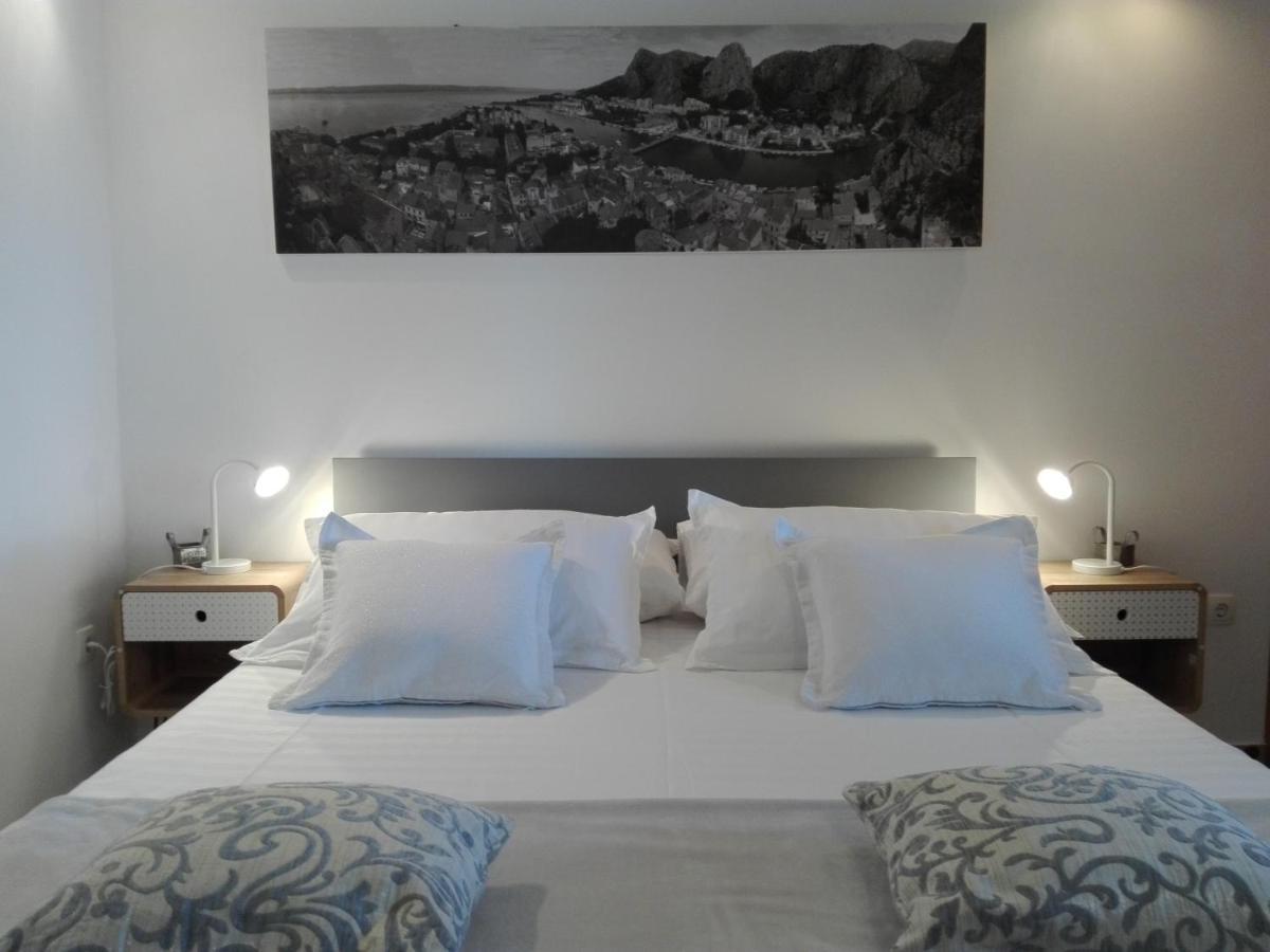 Apartment Zizi Омиш Экстерьер фото