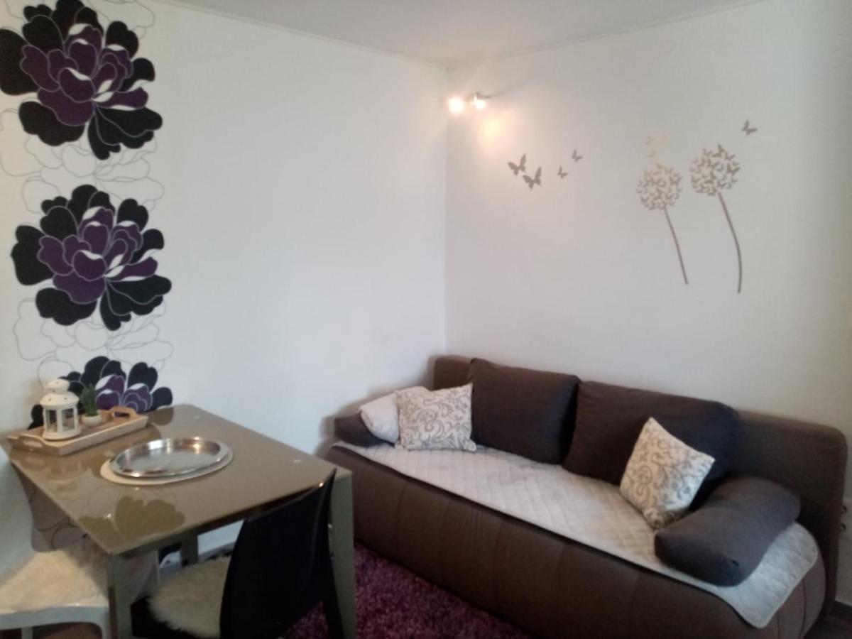 Apartment Zizi Омиш Экстерьер фото