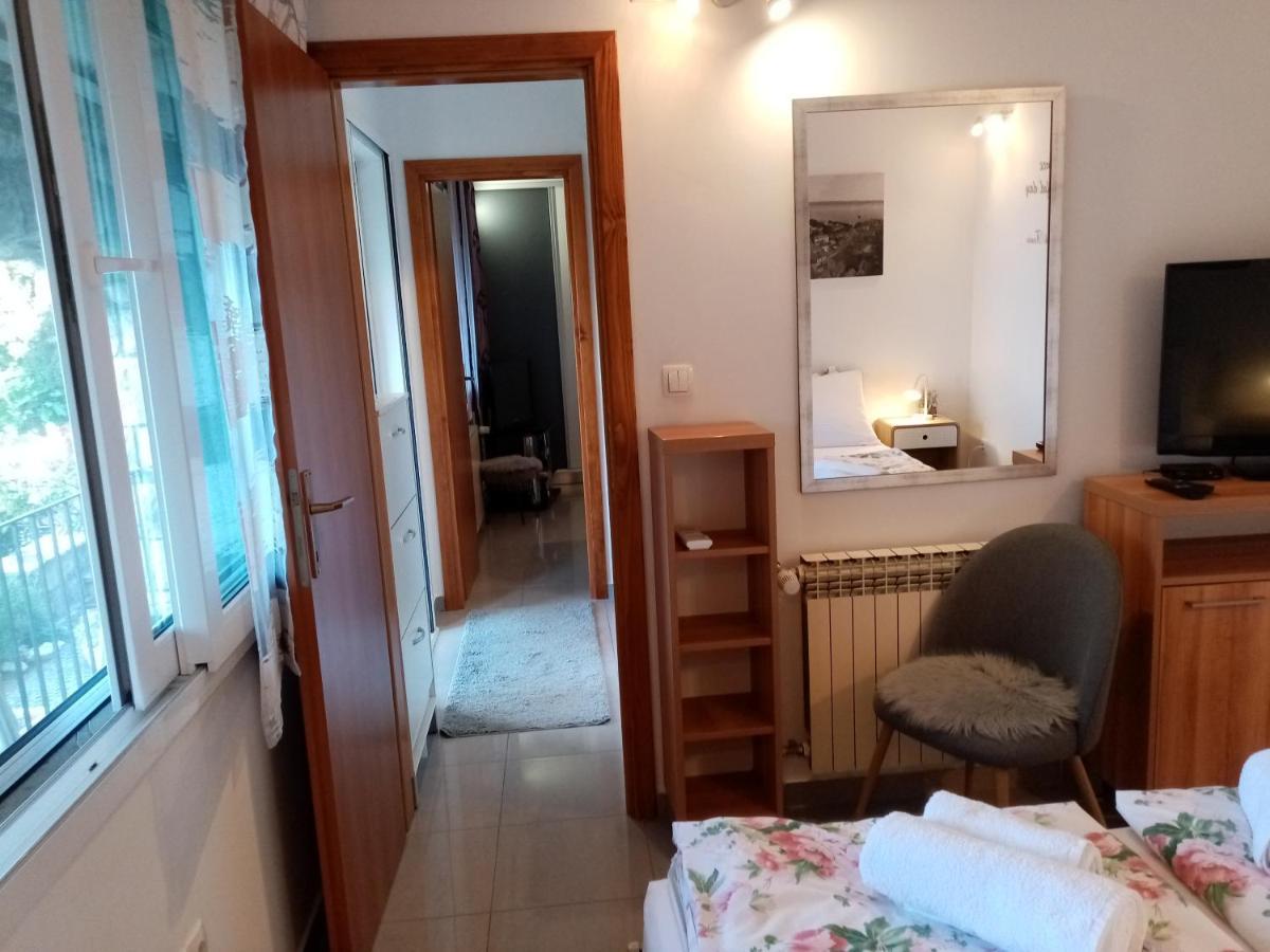 Apartment Zizi Омиш Экстерьер фото