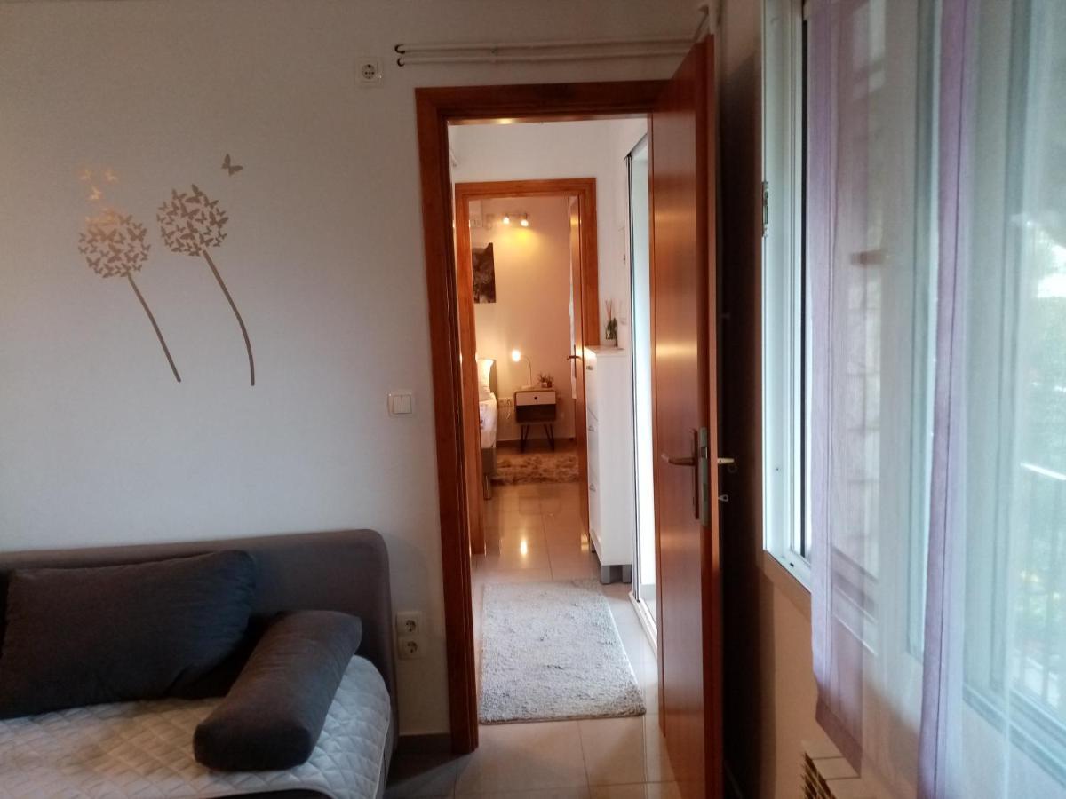 Apartment Zizi Омиш Экстерьер фото